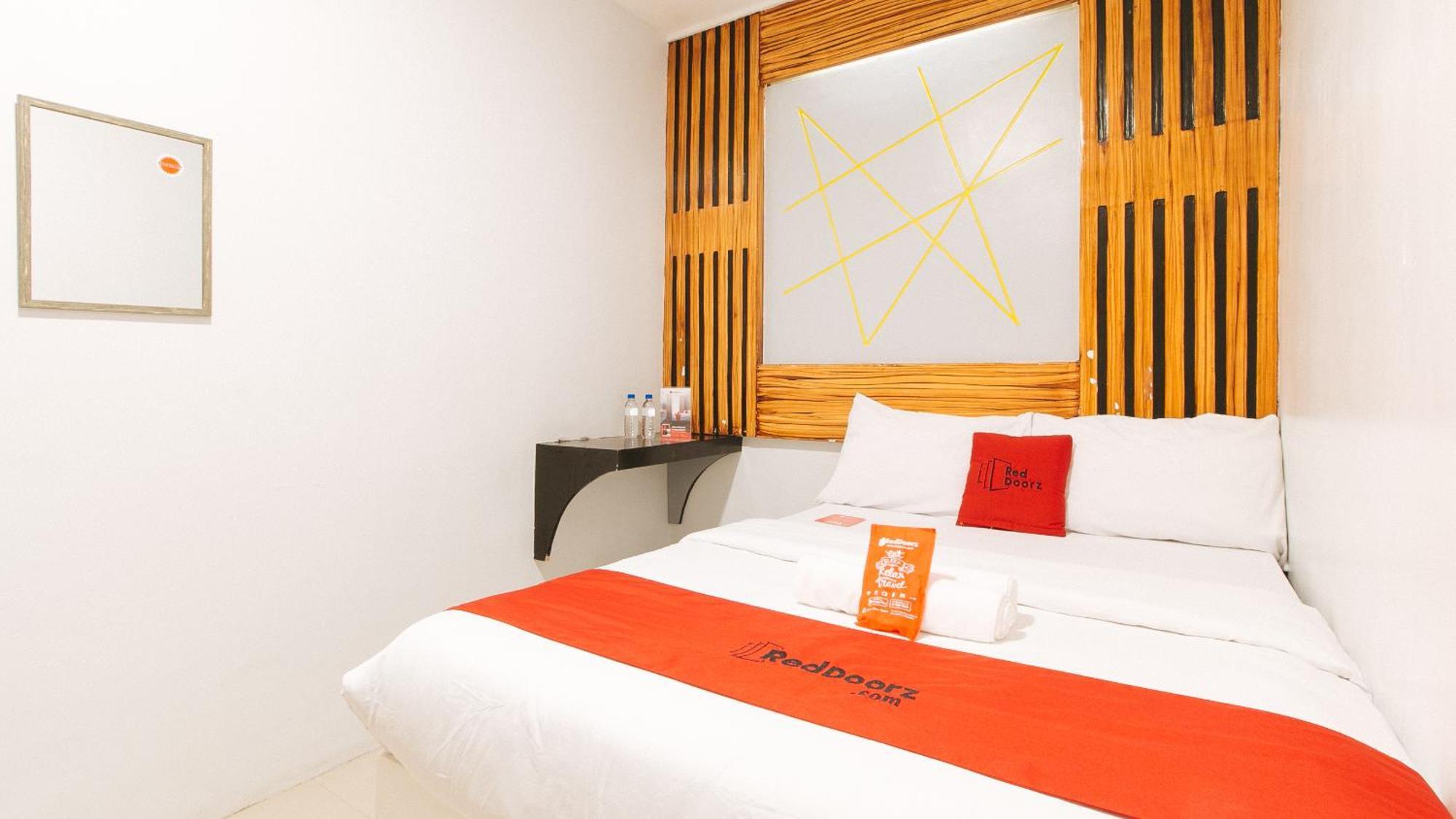 Reddoorz Near Quiapo Church Manila Exterior photo