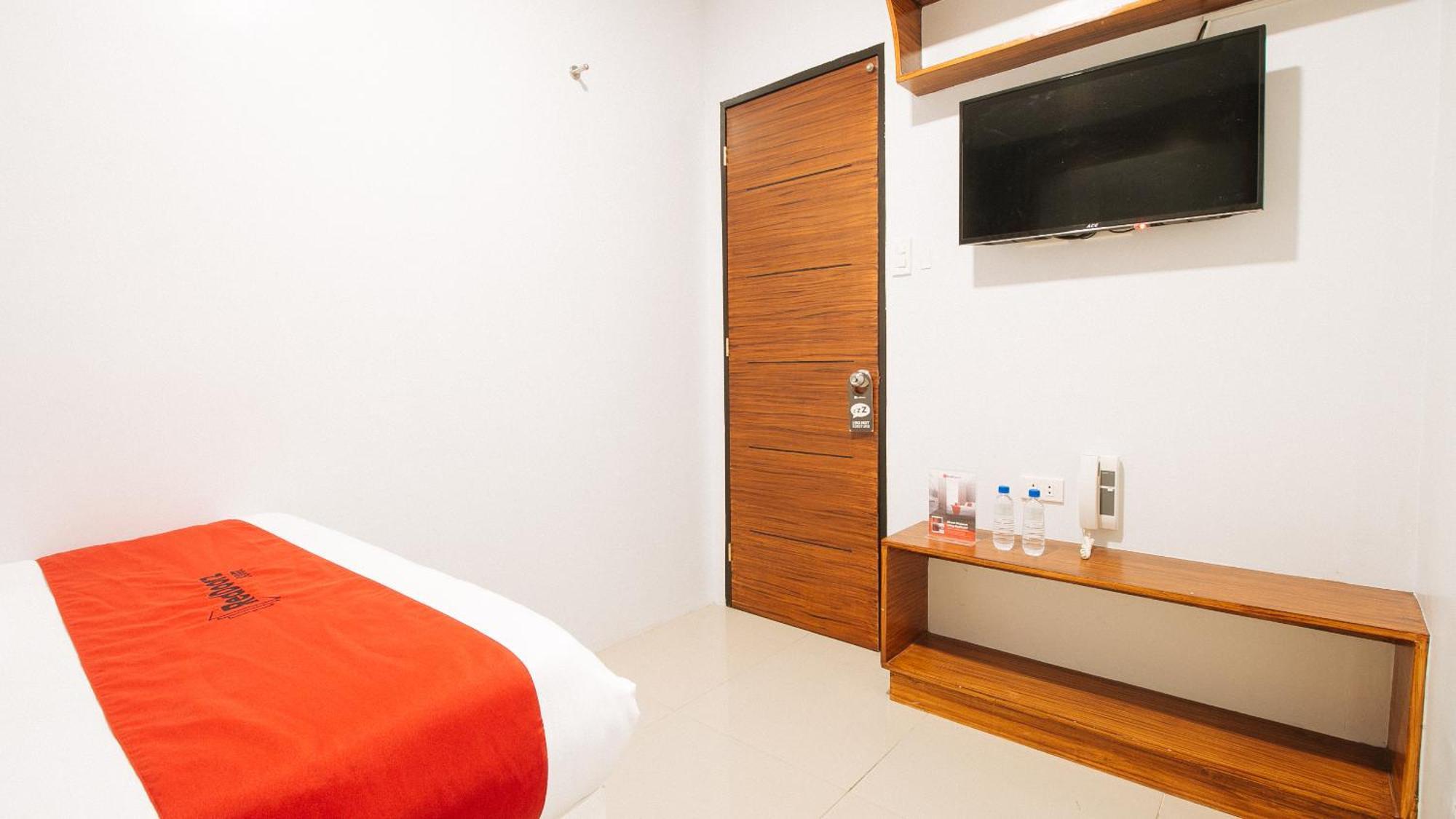 Reddoorz Near Quiapo Church Manila Exterior photo